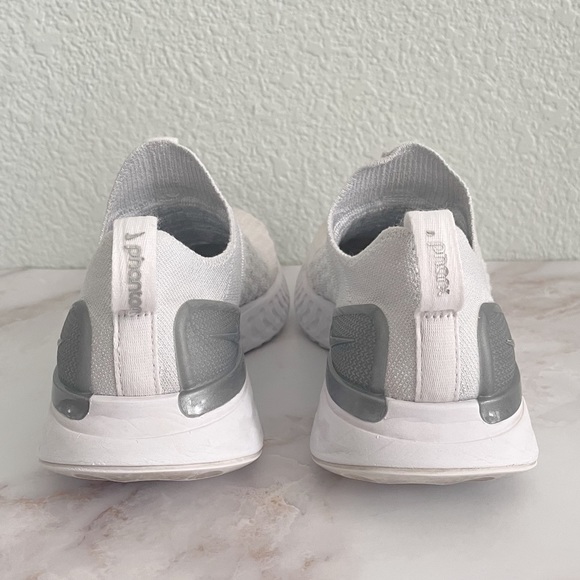 NIKE || React Phantom Sneakers - Picture 6 of 13